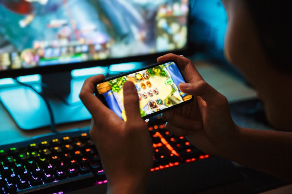 How much time should people spend on social gaming
